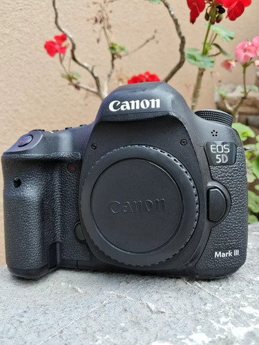 Canon eos mark iii - canon,
